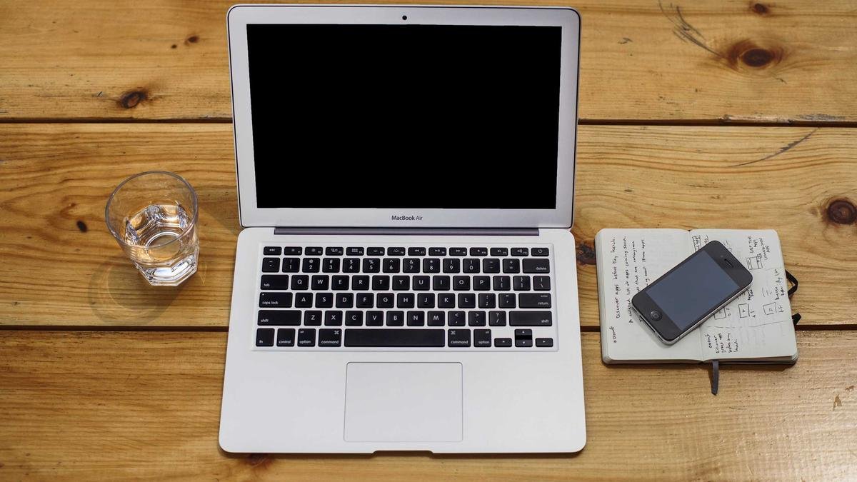 We Tested Five Portable Power Banks — Here’s the Clear Winner